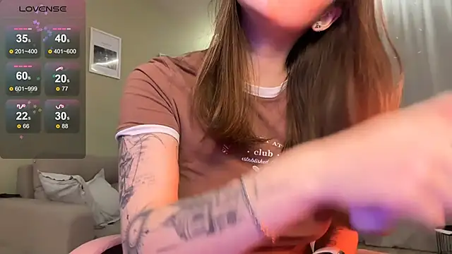 Snapshot of Eva_Eva_ chatting on 01.21.25 Eva Eva online show from 01.21.25