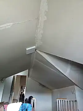 Snapshot of Afrania chatting on 02.20.25 Afrania online show from 02.20.25