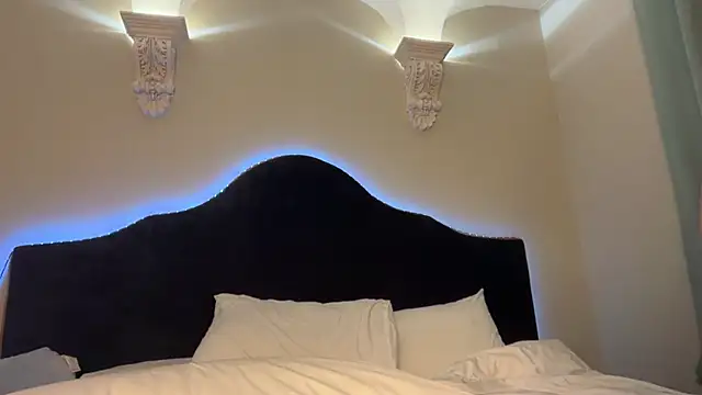 MiaDavis21 online show from 01.15.26