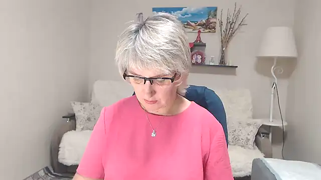 FleurMays online show from 10.25.25