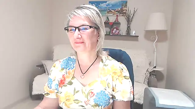 Snapshot of FleurMays chatting on 06.22.26 FleurMays online show from 06.22.26