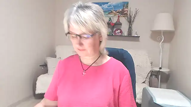 Snapshot of FleurMays chatting on 06.28.26 FleurMays online show from 06.28.26
