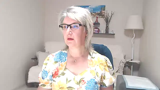 Snapshot of FleurMays chatting on 07.03.26 FleurMays online show from 07.03.26