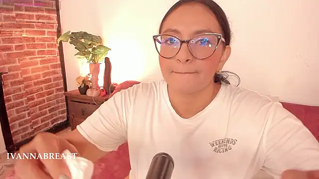 Snapshot of Ivannabreast_Official chatting on 02.17.26 Ivannabreast Official online show from 02.17.26