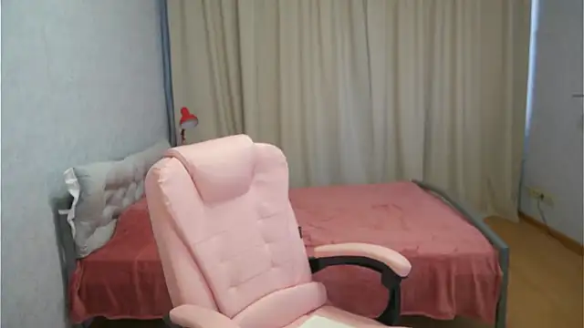 Sophiloren online show from 09.14.25