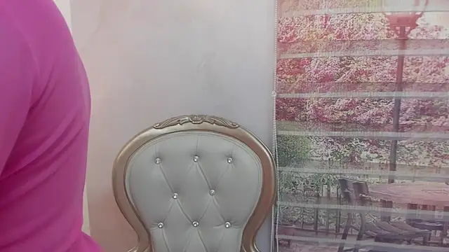 Leah Sweetie online show from 02.12.25