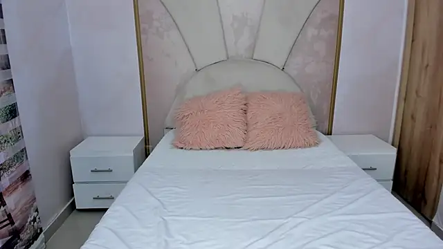 Leah Sweetie online show from 02.26.25
