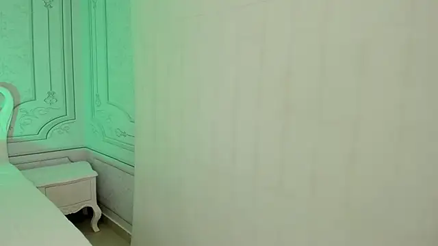 Leah Sweetie online show from 03.17.25