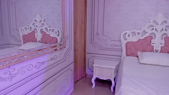 Leah Sweetie online show from 03.19.25