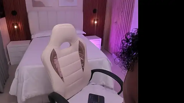 Leah Sweetie online show from 09.24.25