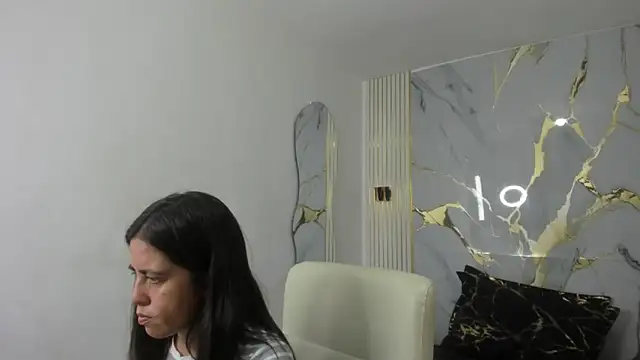 kathina giraldo online show from 04.07.26