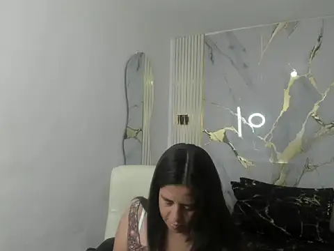 kathina giraldo online show from 04.13.26