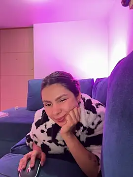 SofiaG  online show from 01.25.25