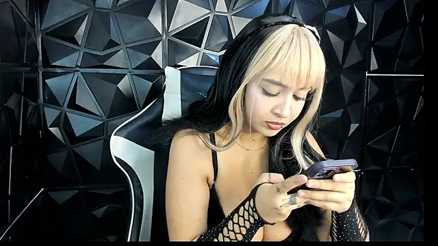 HelueHorny13 online show from 10.03.25