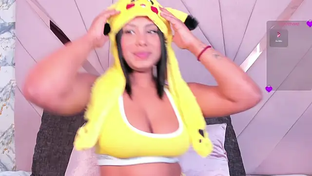 Snapshot of kaylin_jann chatting on 12.15.25 kaylin jann online show from 12.15.25