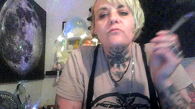 Hunniebunnie78 online show from 06.15.26