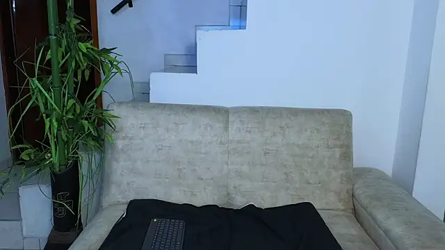 Lorenne Miller online show from 03.05.26