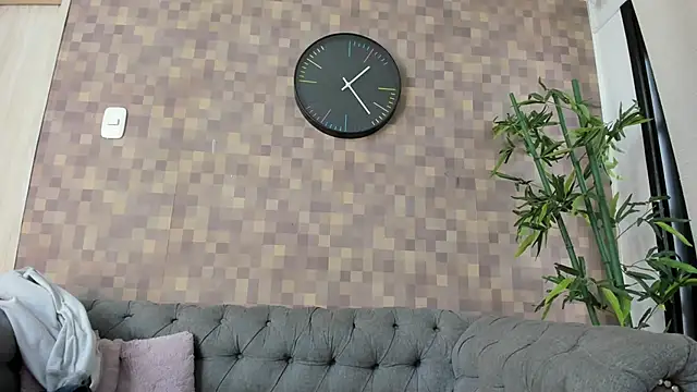 nataly velez online show from 10.31.25