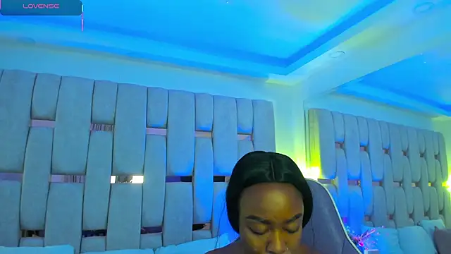 Snapshot of mia_schwarz chatting on 02.05.26 mia schwarz online show from 02.05.26