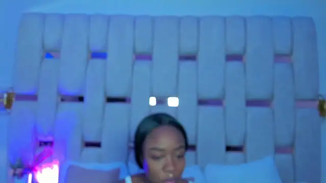 Snapshot of mia_schwarz chatting on 02.21.26 mia schwarz online show from 02.21.26