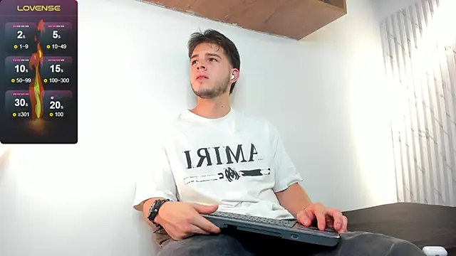 Snapshot of danielclarton1 chatting on 01.13.25 danielclarton1 online show from 01.13.25