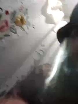 Snapshot of Xtrem3HARDxxx chatting on 10.18.25 Xtrem3HARDxxx online show from 10.18.25