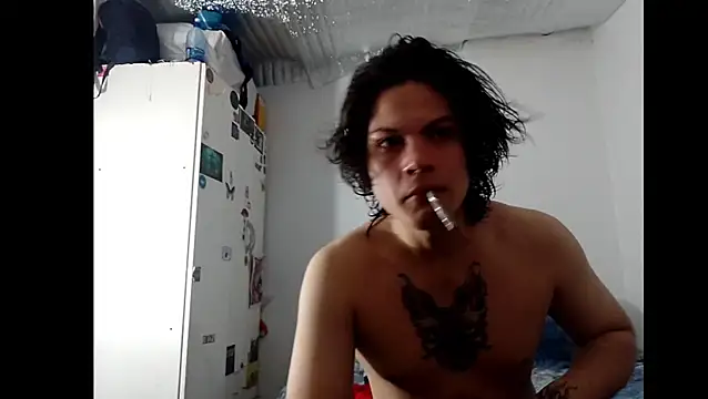 Snapshot of Xtrem3HARDxxx chatting on 10.24.25 Xtrem3HARDxxx online show from 10.24.25