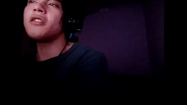 Snapshot of Xtrem3HARDxxx chatting on 11.11.25 Xtrem3HARDxxx online show from 11.11.25