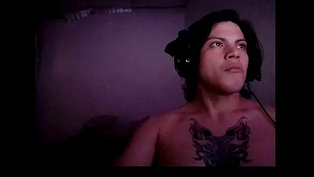 Snapshot of Xtrem3HARDxxx chatting on 11.15.25 Xtrem3HARDxxx online show from 11.15.25