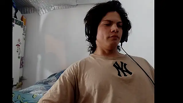 Snapshot of Xtrem3HARDxxx chatting on 11.26.25 Xtrem3HARDxxx online show from 11.26.25