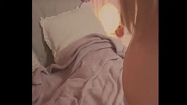 Snapshot of Blondecandie chatting on 09.11.25 Blondecandie online show from 09.11.25