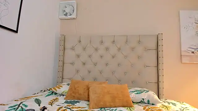 vanesasexyhot21 online show from 04.01.26