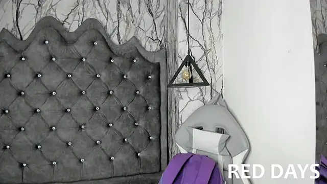 larissa01  online show from 02.06.25