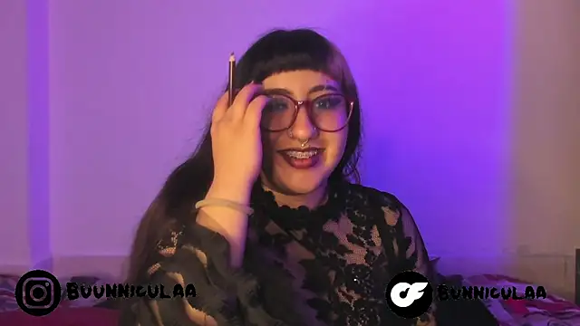 larissa01  online show from 12.21.25