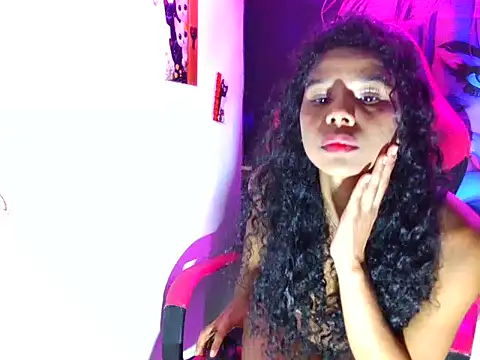 Snapshot of paola_hot03 chatting on 10.24.25 paola hot03 online show from 10.24.25