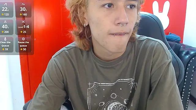 Snapshot of Stephan_Queens chatting on 12.22.24 Stephan Queens online show from 12.22.24