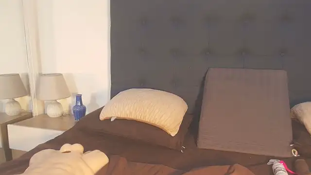 Evelonga 707 online show from 12.20.25