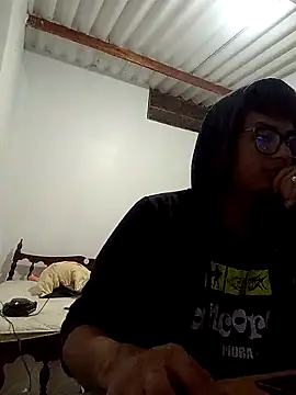 Snapshot of Chiquisijotis chatting on 10.09.25 Chiquisijotis online show from 10.09.25