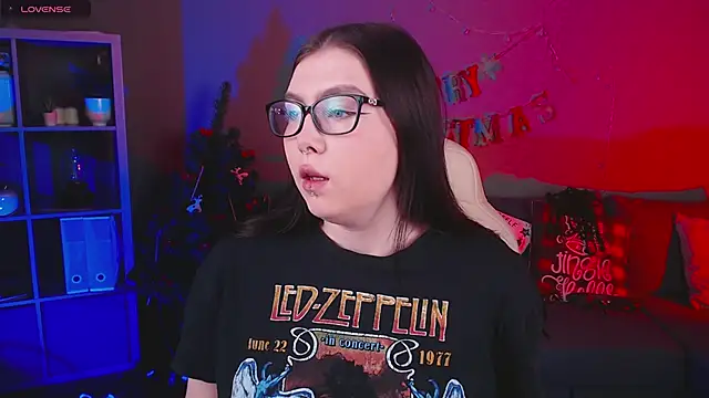 Snapshot of Arizonaa_Muse chatting on 12.19.24 Arizonaa Muse online show from 12.19.24