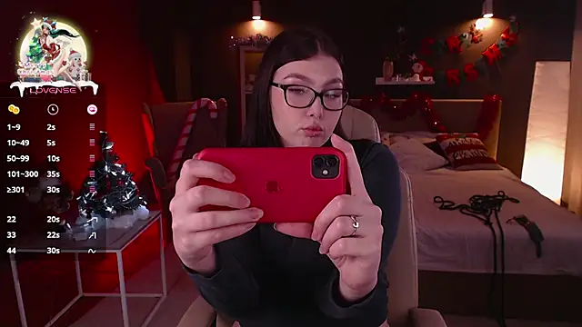 Snapshot of Arizonaa_Muse chatting on 12.21.24 Arizonaa Muse online show from 12.21.24