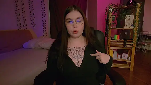 Snapshot of Arizonaa_Muse chatting on 11.23.25 Arizonaa Muse online show from 11.23.25