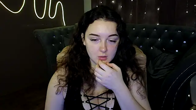 GloriNichols online show from 12.08.24