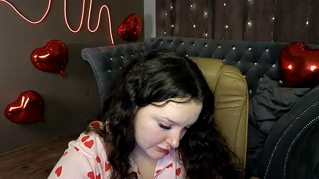 GloriNichols online show from 02.15.25