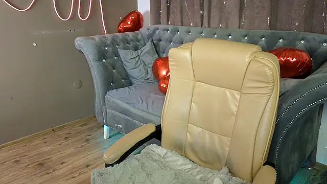 GloriNichols online show from 03.20.25