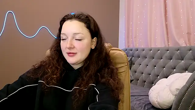 GloriNichols online show from 10.18.25