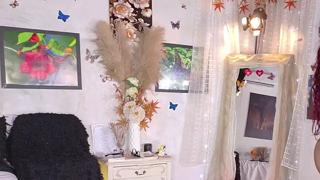 Kyara Queen online show from 11.18.25