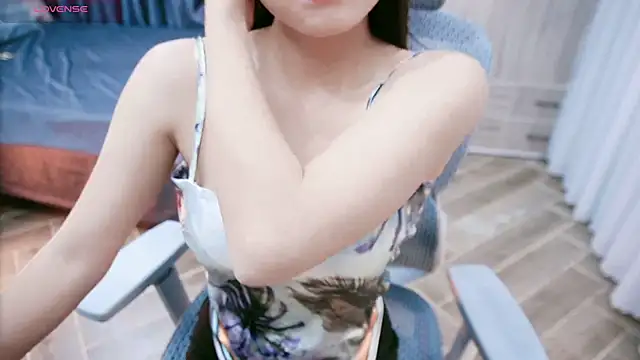 Snapshot of LY_26 chatting on 12.01.24 LY 26 online show from 12.01.24