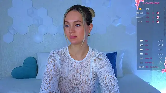 Lynna Sparks online show from 10.24.25