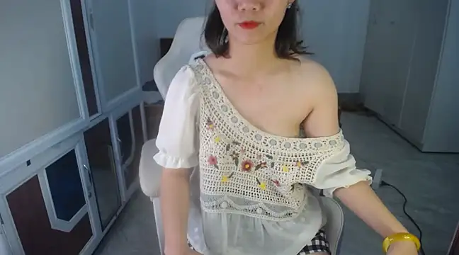 Snapshot of Susu204 chatting on 03.19.25 Susu204 online show from 03.19.25