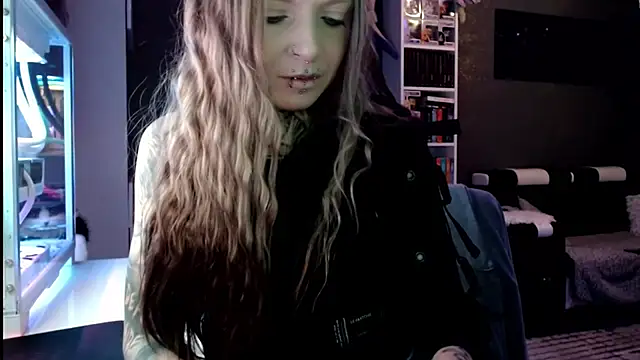 InesGold online show from 02.24.25